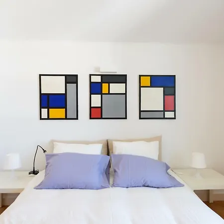 Timeless At The Heart Of The Village Ii إيريسييرا