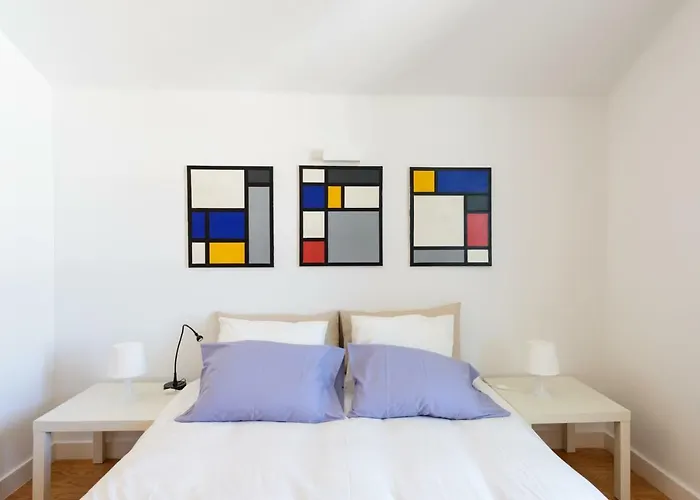 Timeless At The Heart Of The Village Ii إيريسييرا