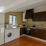 Timeless At The Heart Of The Village Ii Apartmán