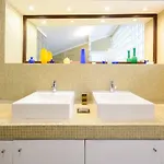 Timeless At The Heart Of The Village Ii *
